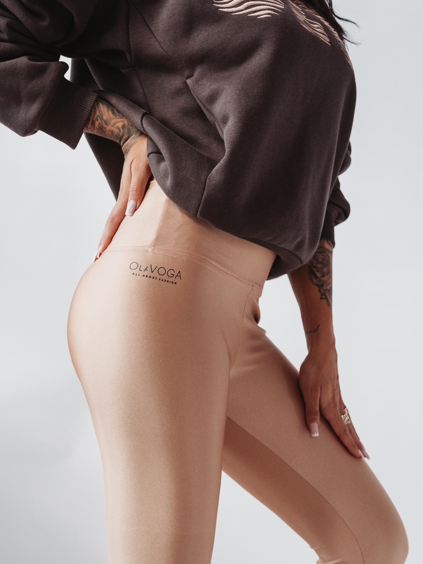 Legginsy połyskujące GLOSSY LEGS OLAVOGA beżowe