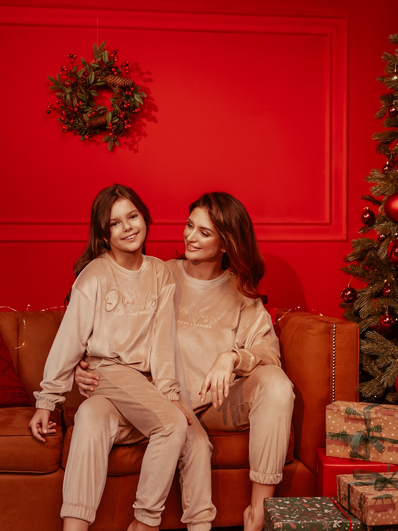 Komplet welurowy dziecięcy Mom&Kid-Logo beżowy