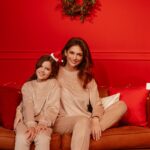 Komplet welurowy dziecięcy Mom&Kid-Logo beżowy