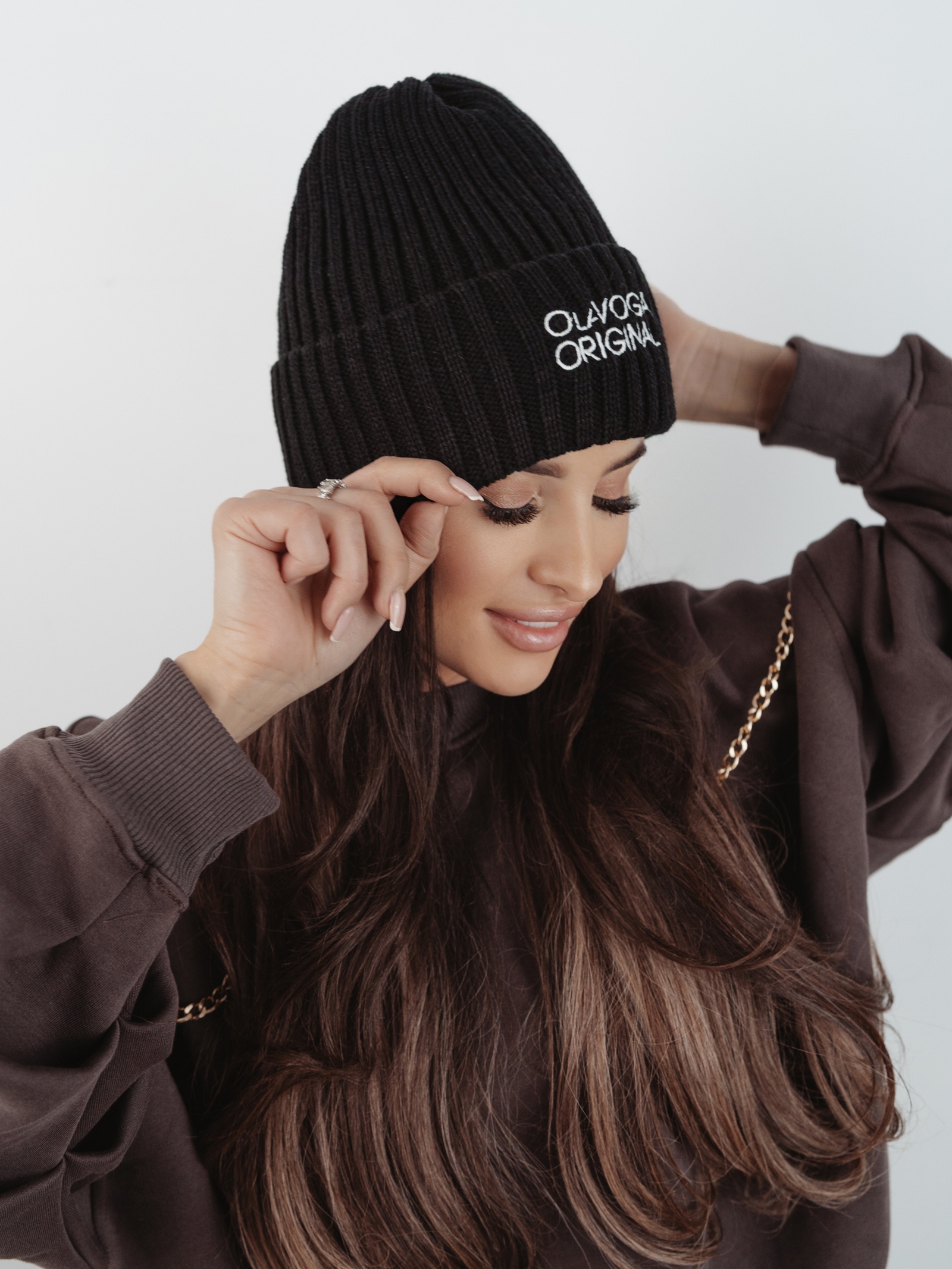 Czapka klasyczna z haftem Ola Voga Original czarna