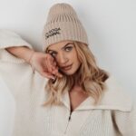 Czapka klasyczna z haftem Ola Voga Original beżowa