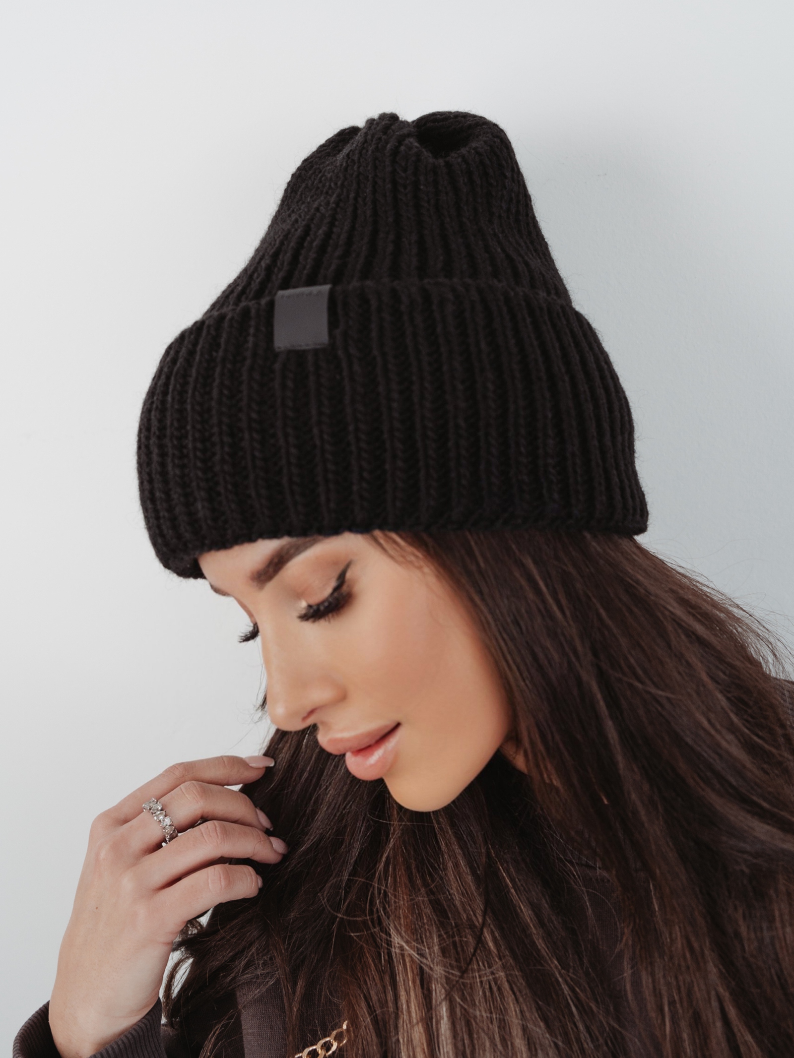 Czapka wywijana Ola Voga Warm Autumn czarna