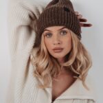 Czapka wywijana Ola Voga Warm Autumn brązowa