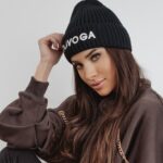 Czapka damska bawełniana OlaVoga Letters czarna