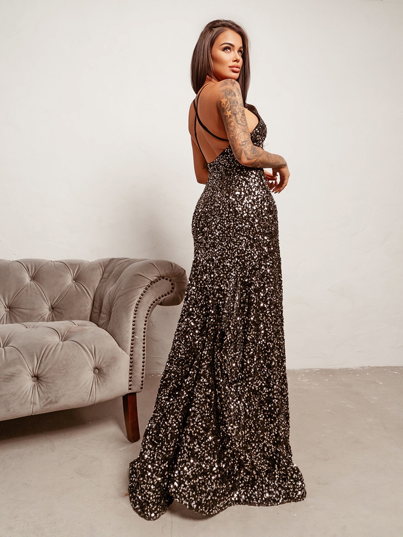 Sukienka maxi błyszcząca Queen off New Year czarna Sukienka maxi błyszcząca Queen off New Year czarna