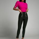 Sweterek moherowy ozdobne guziki Helish fuksja