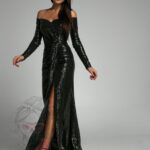 Sukienka z rozporkiem From Red Carpet czarna