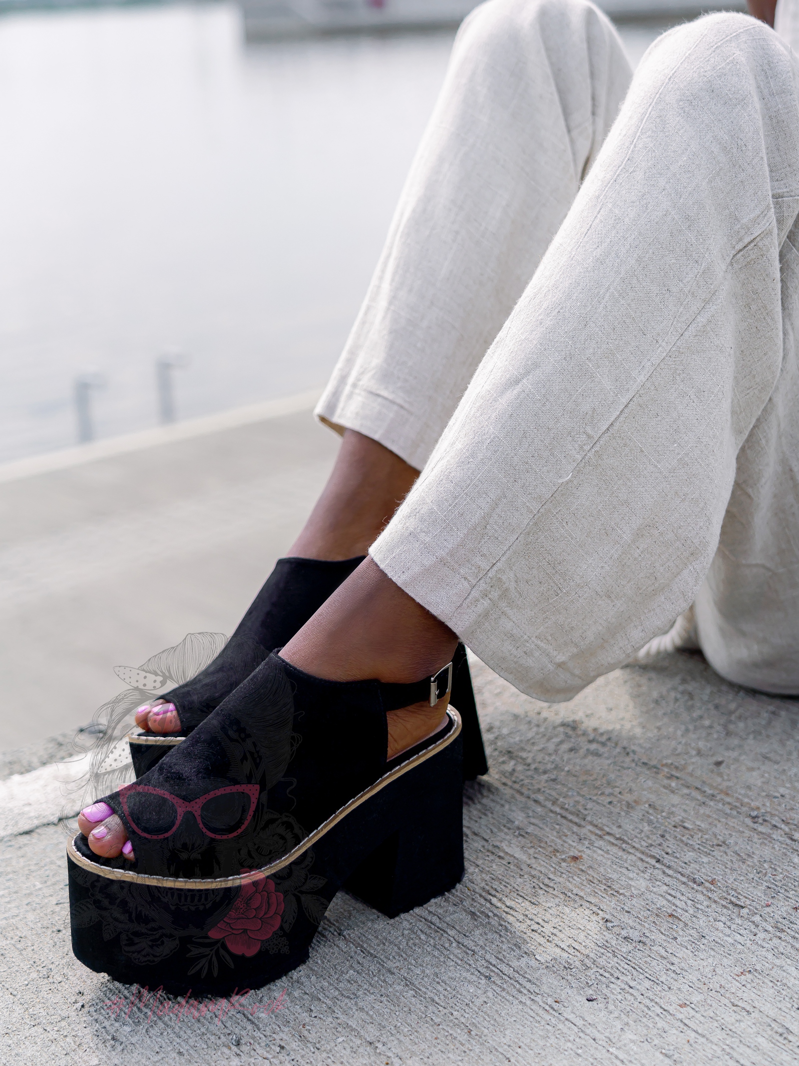 Sandały koturny Madam Scapade czarne