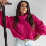 Sweter z wywijanym golfem Gerda Ola Voga amarantowy