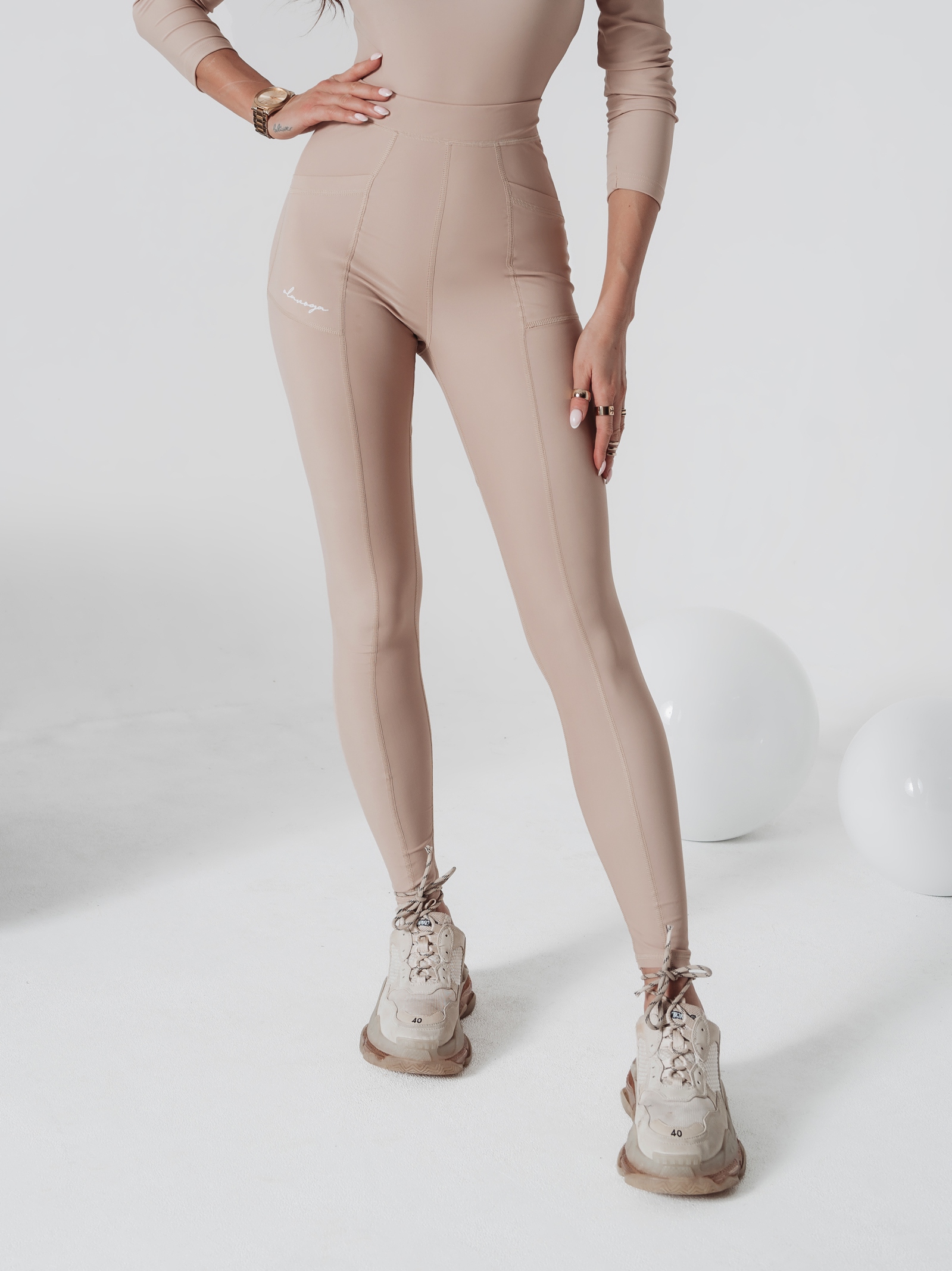 Legginsy połyskujące Jules Ola Voga beżowe Legginsy połyskujące Jules Ola Voga beżowe