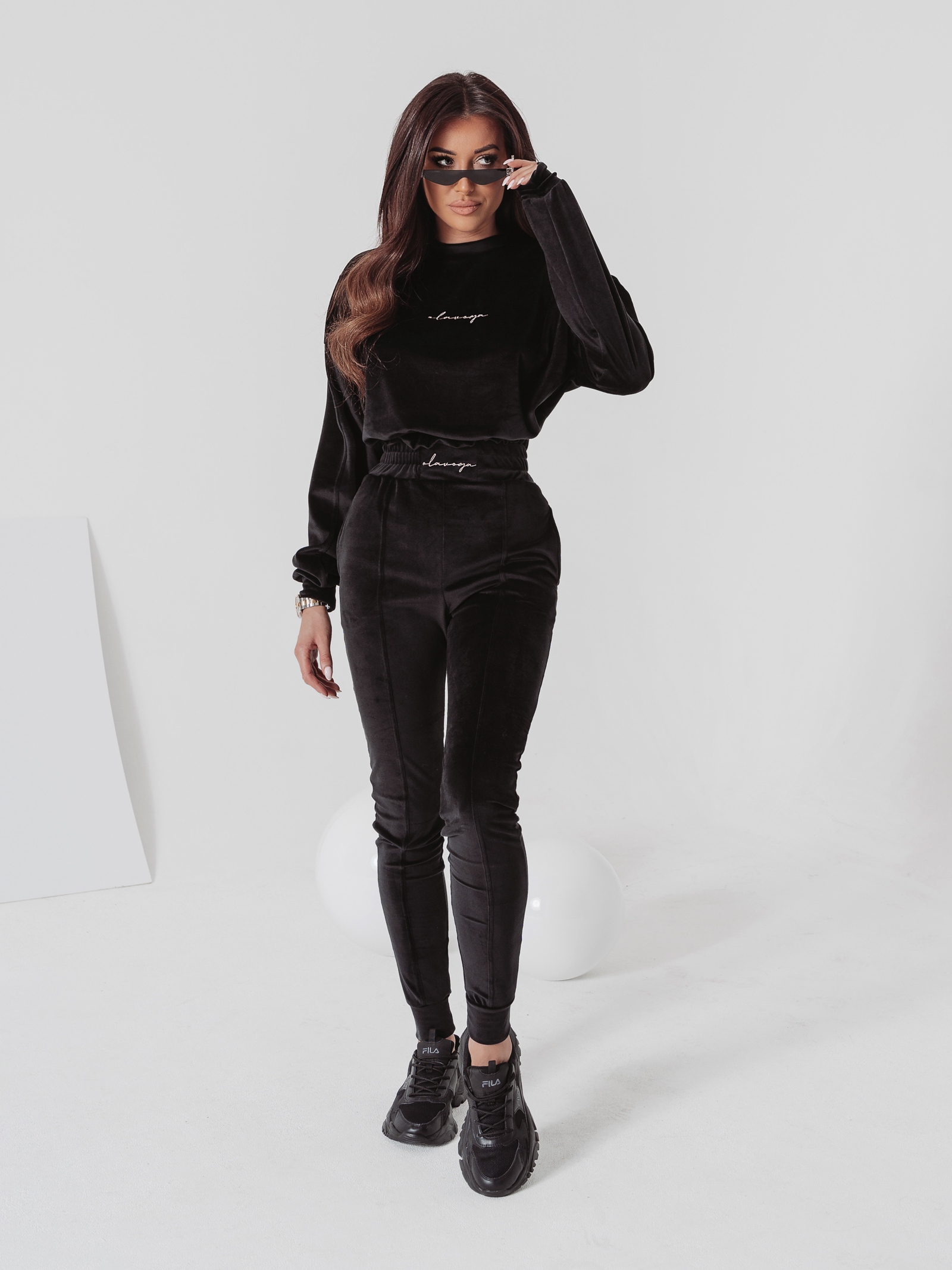 Komplet welurowy Kaylie Ola Voga czarny Komplet welurowy Kaylie Ola Voga czarny