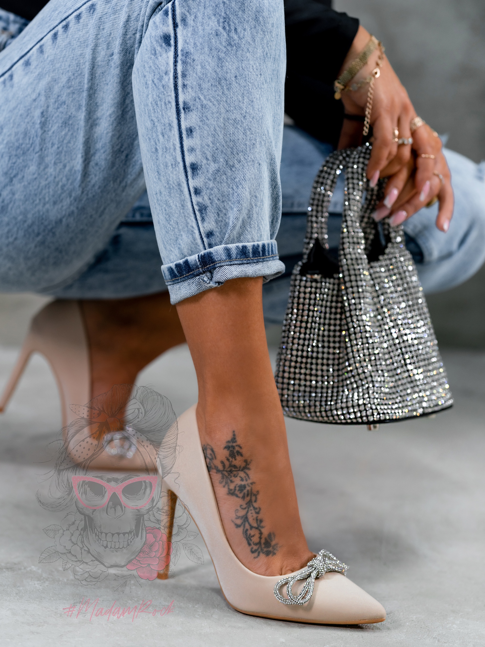 Czółenka z błyskiem Iliadi beżowe