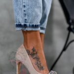 Czółenka z błyskiem Iliadi beżowe