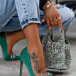 Czółenka z błyskiem Iliadi szmaragdowe