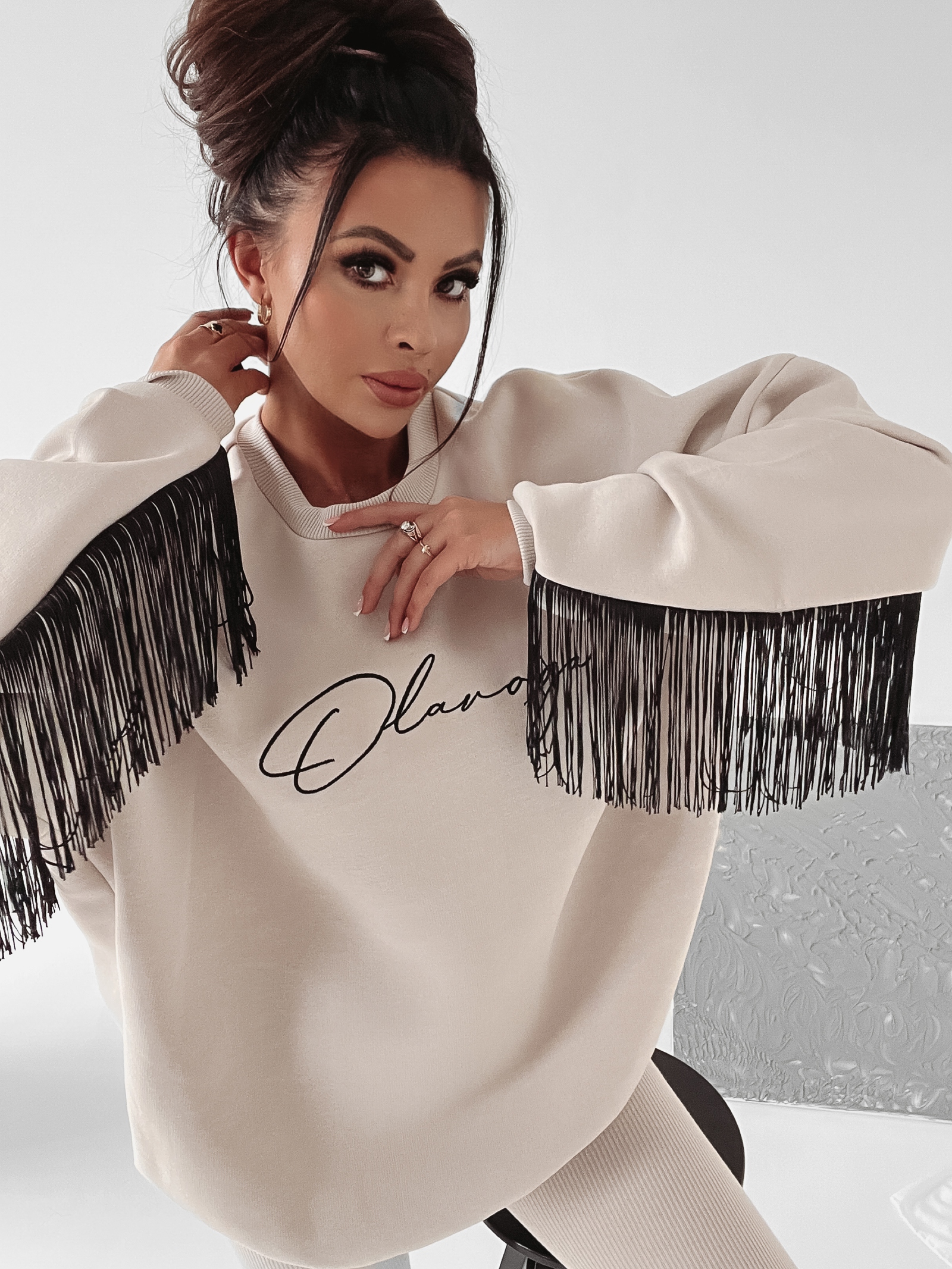 Bluza oversize z frędzlami Penny Ola Voga beżowa