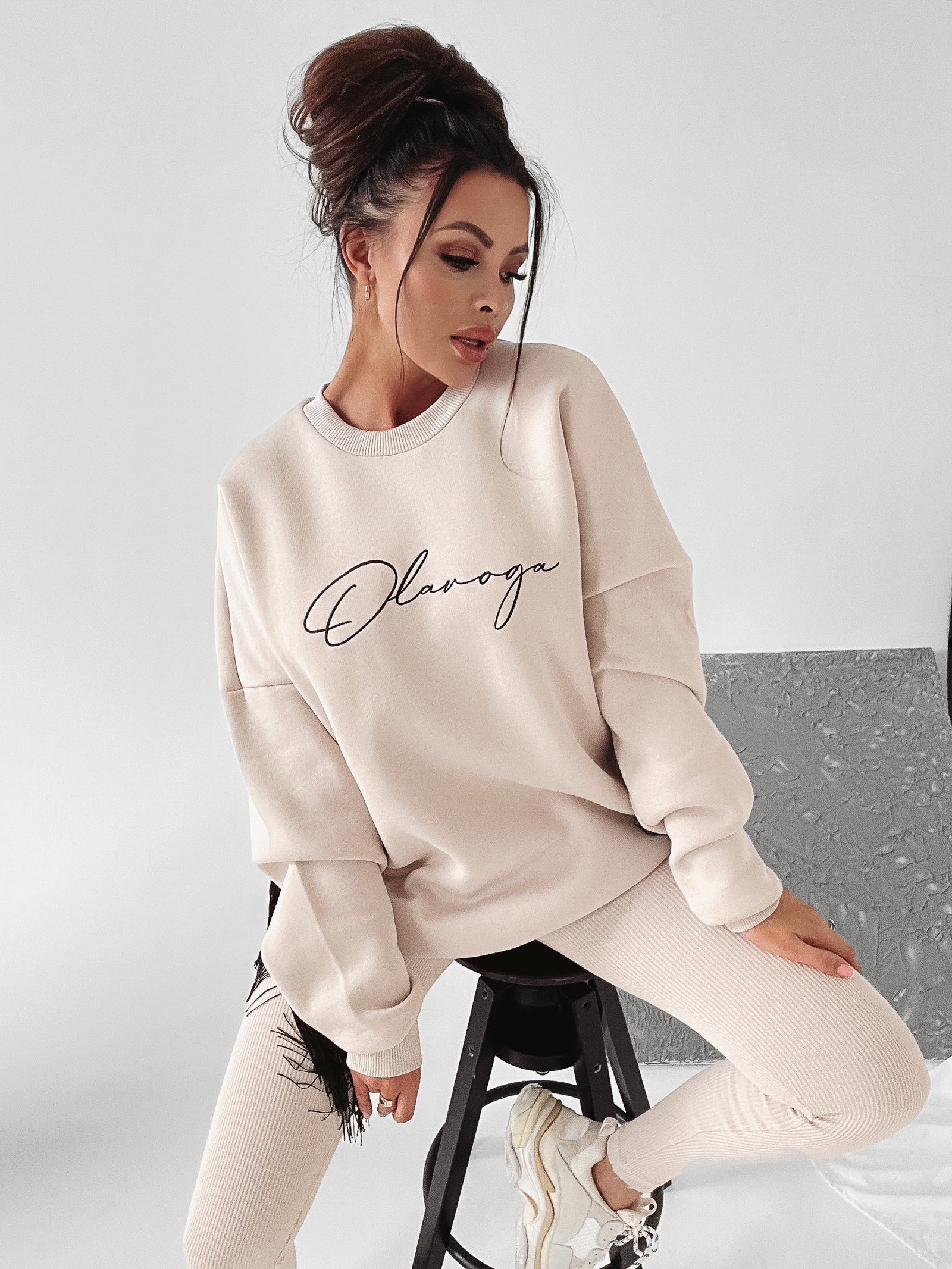 Bluza oversize z frędzlami Penny Ola Voga beżowa Bluza oversize z frędzlami Penny Ola Voga beżowa