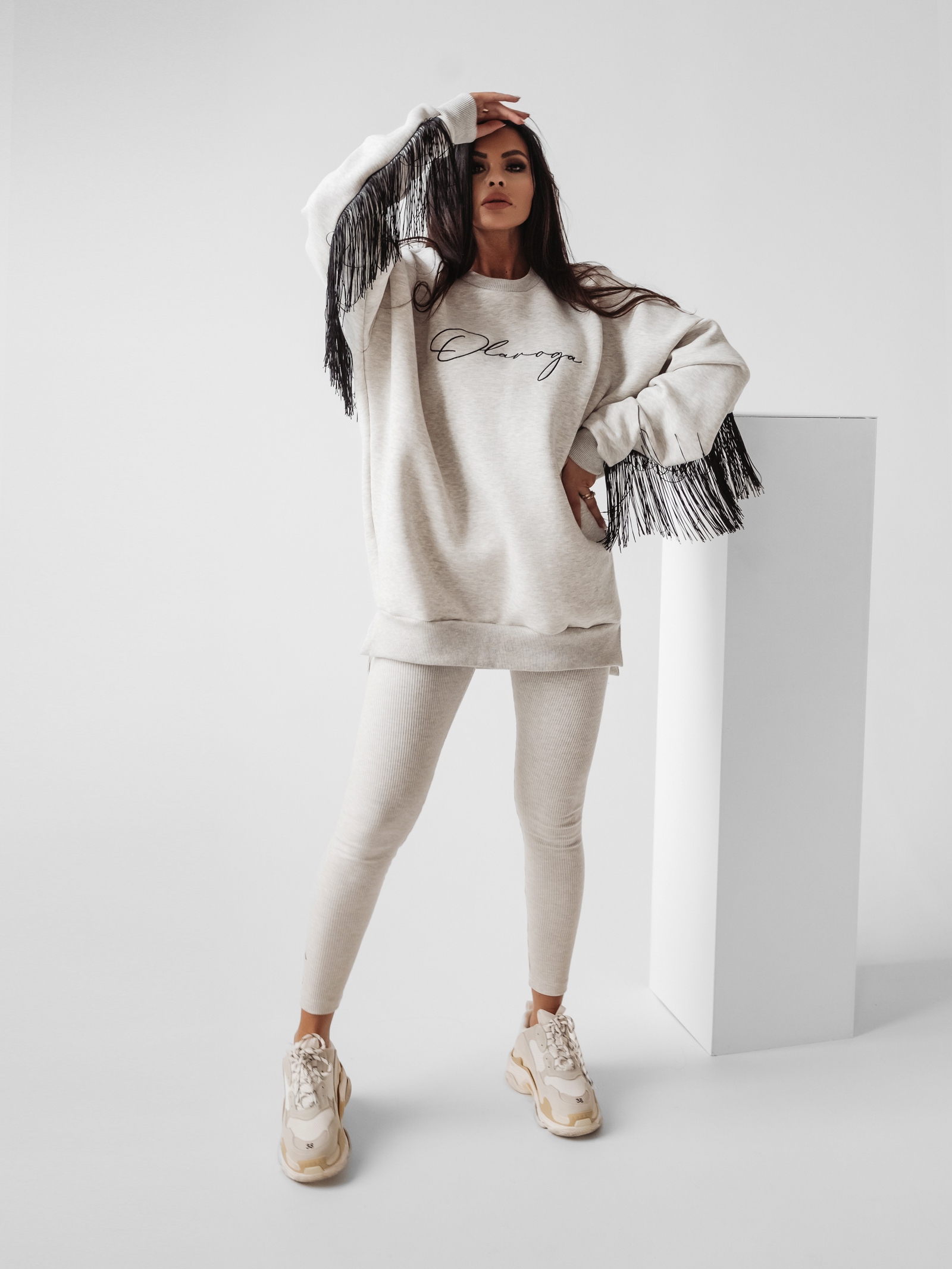 Bluza oversize z frędzlami Penny Ola Voga szary melanż Bluza oversize z frędzlami Penny Ola Voga szary melanż