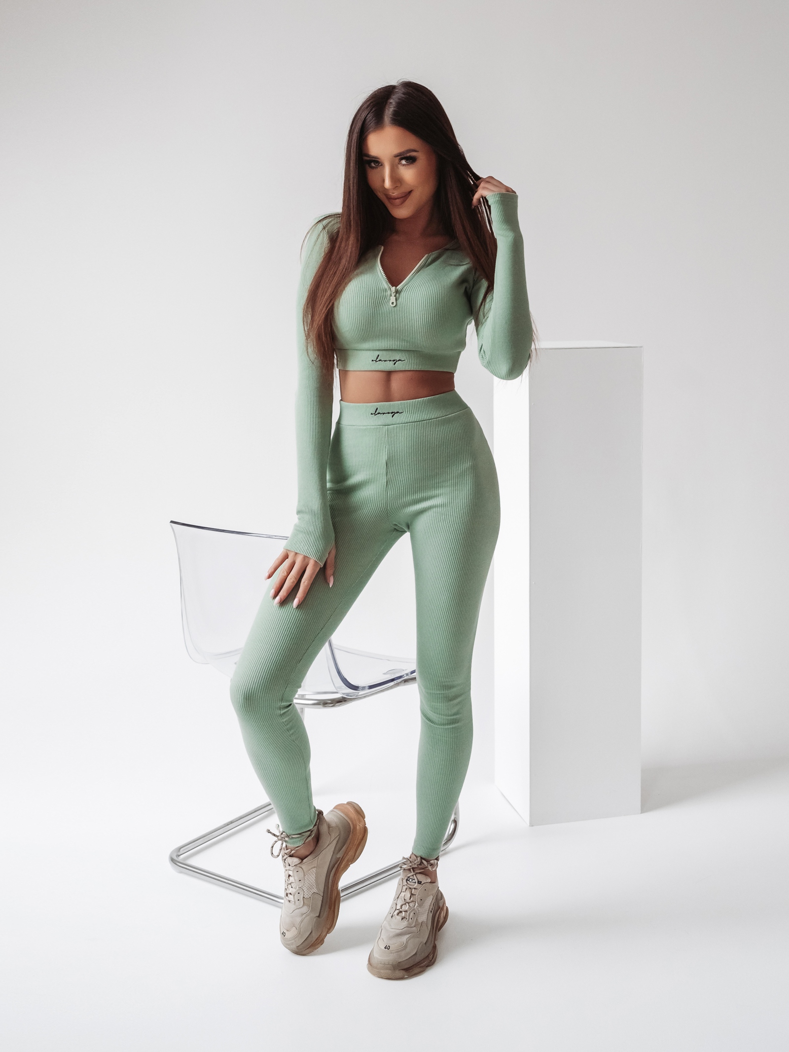 Komplet dopasowany Lunya Ola Voga oliwkowy