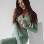 Komplet dopasowany Lunya Ola Voga oliwkowy