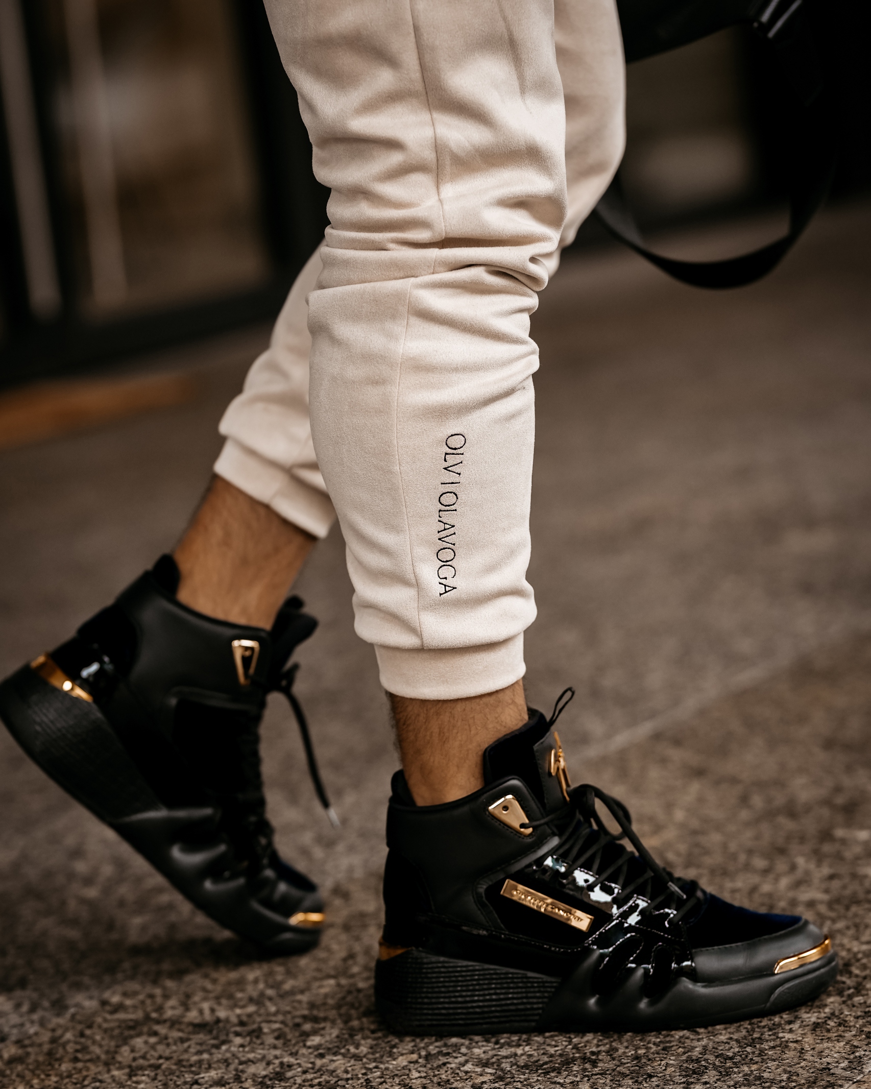 Komplet zamszowy męski Pedro Ola Voga beżowy Komplet zamszowy męski Pedro Ola Voga beżowy