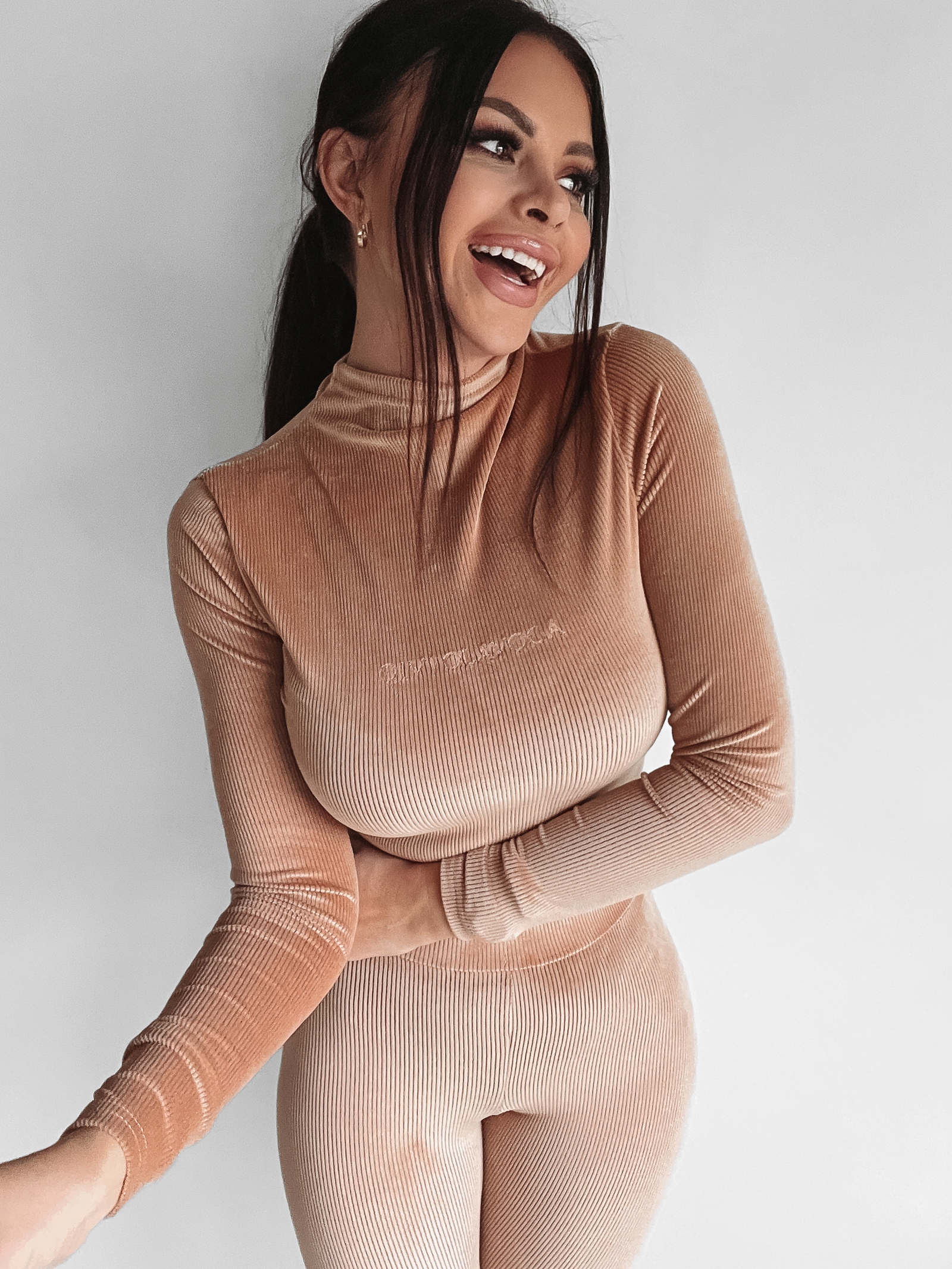 Komplet welurowy Anaya Ola Voga camel Komplet welurowy Anaya Ola Voga camel