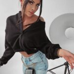 Bluza z wycięciem Anette Ola Voga czarna