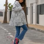 Spodnie jeansowe dzwony z cyrkoniami Pettu niebieskie