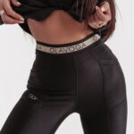 Legginsy z przeszyciami Larissa Ola Voga czarne
