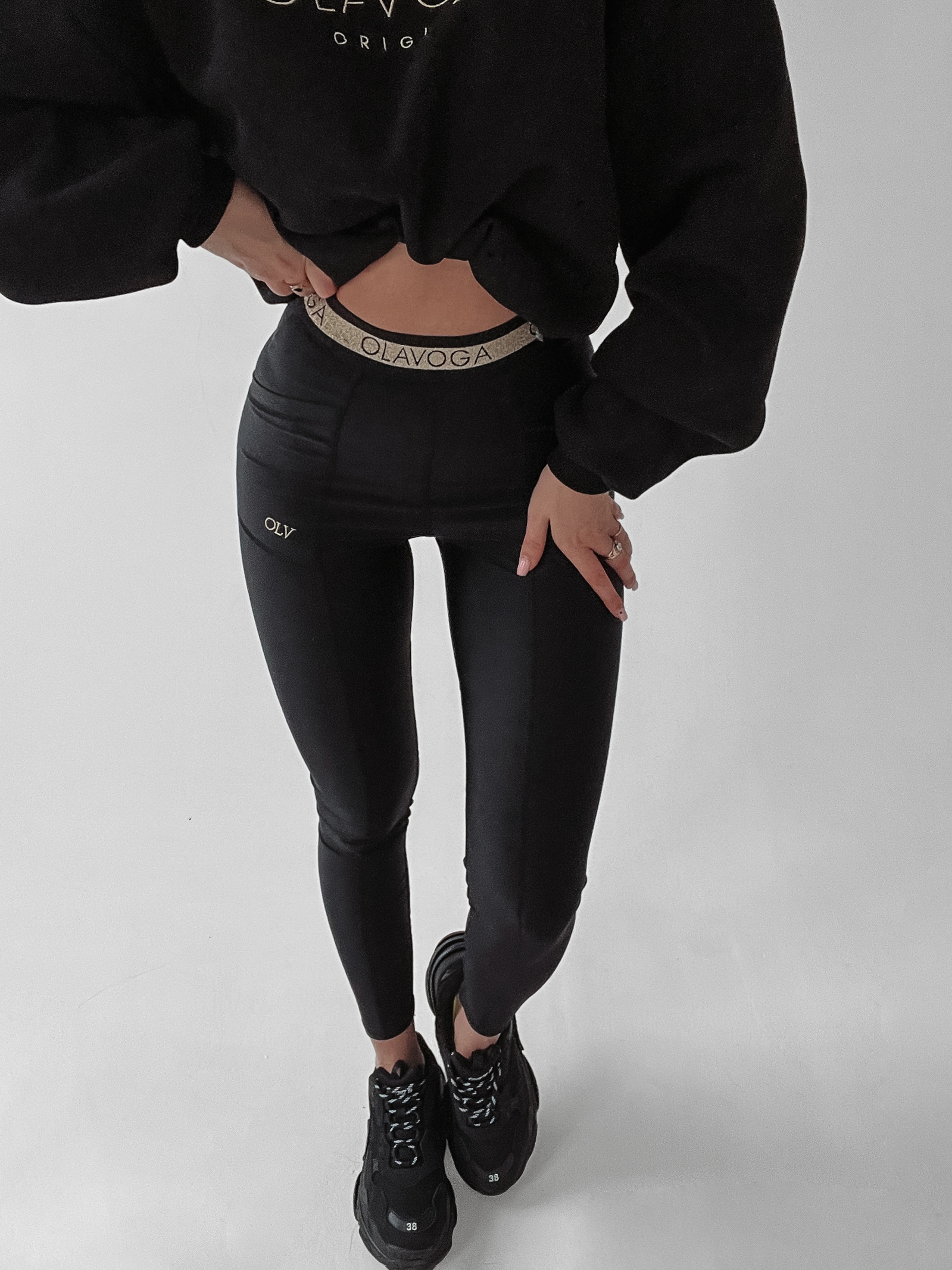 Legginsy z przeszyciami Larissa Ola Voga czarne Legginsy z przeszyciami Larissa Ola Voga czarne