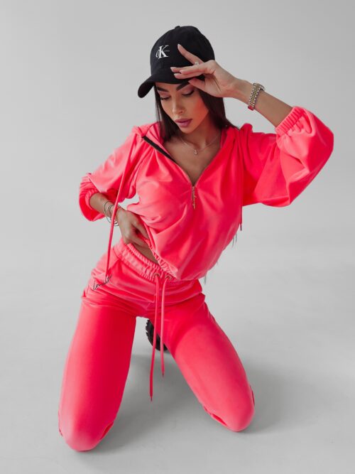 Komplet welurowy Giselle Ola Voga neonowy róż