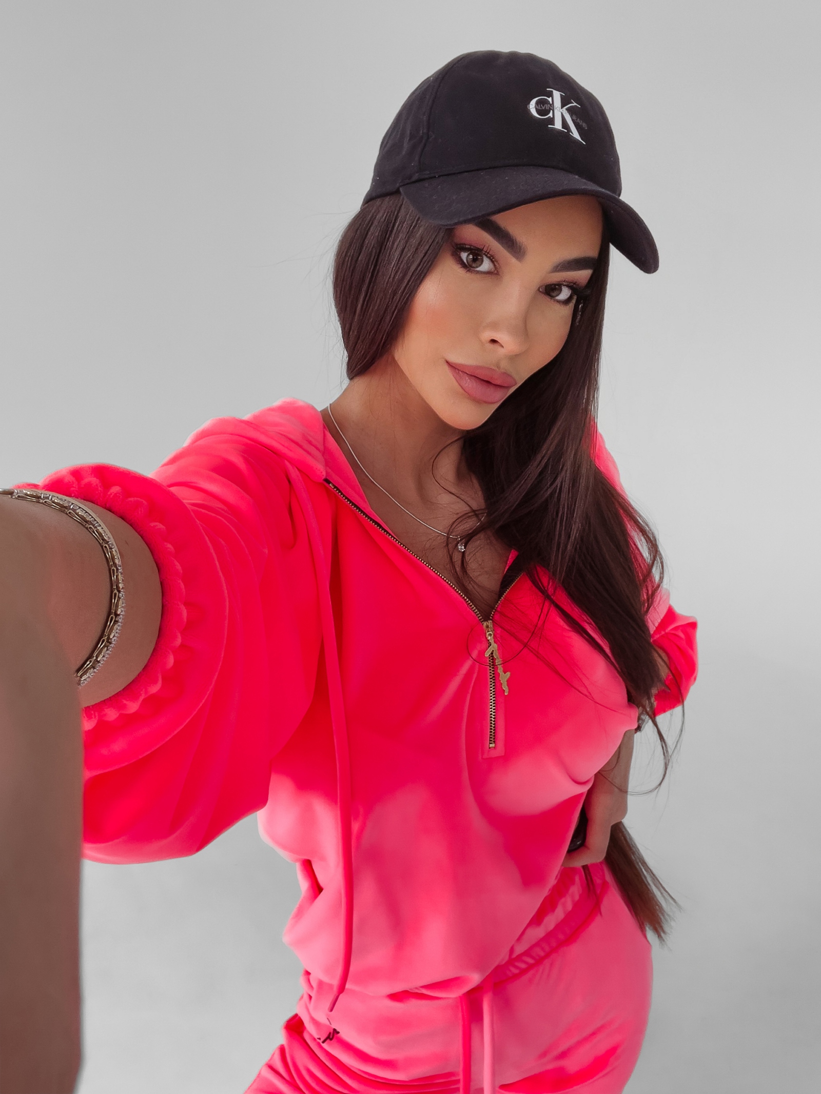 Komplet welurowy Giselle Ola Voga neonowy róż Komplet welurowy Giselle Ola Voga neonowy róż