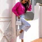 Sweter w serek Quaer różowy