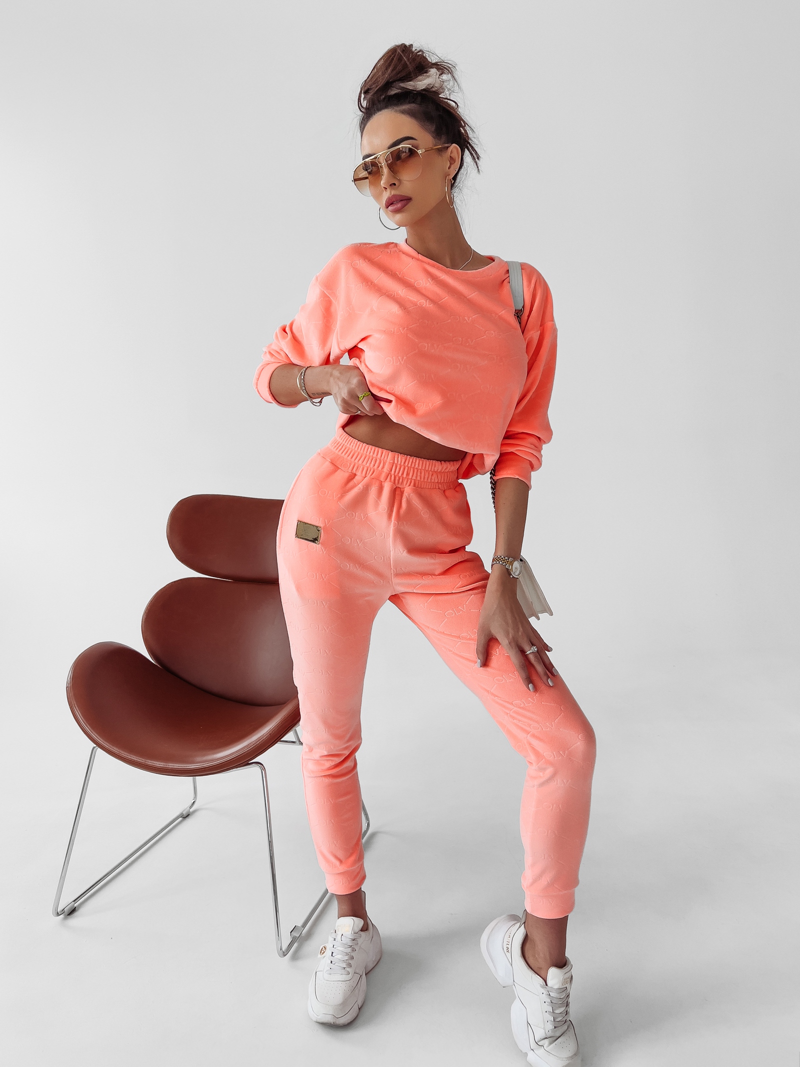 Komplet damski logowany Lilly Ola Voga łososiowy Komplet damski logowany Lilly Ola Voga łososiowy