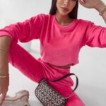 Komplet damski logowany Lilly Ola Voga neonowy róż