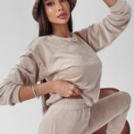 Komplet damski logowany Lilly Ola Voga beżowy