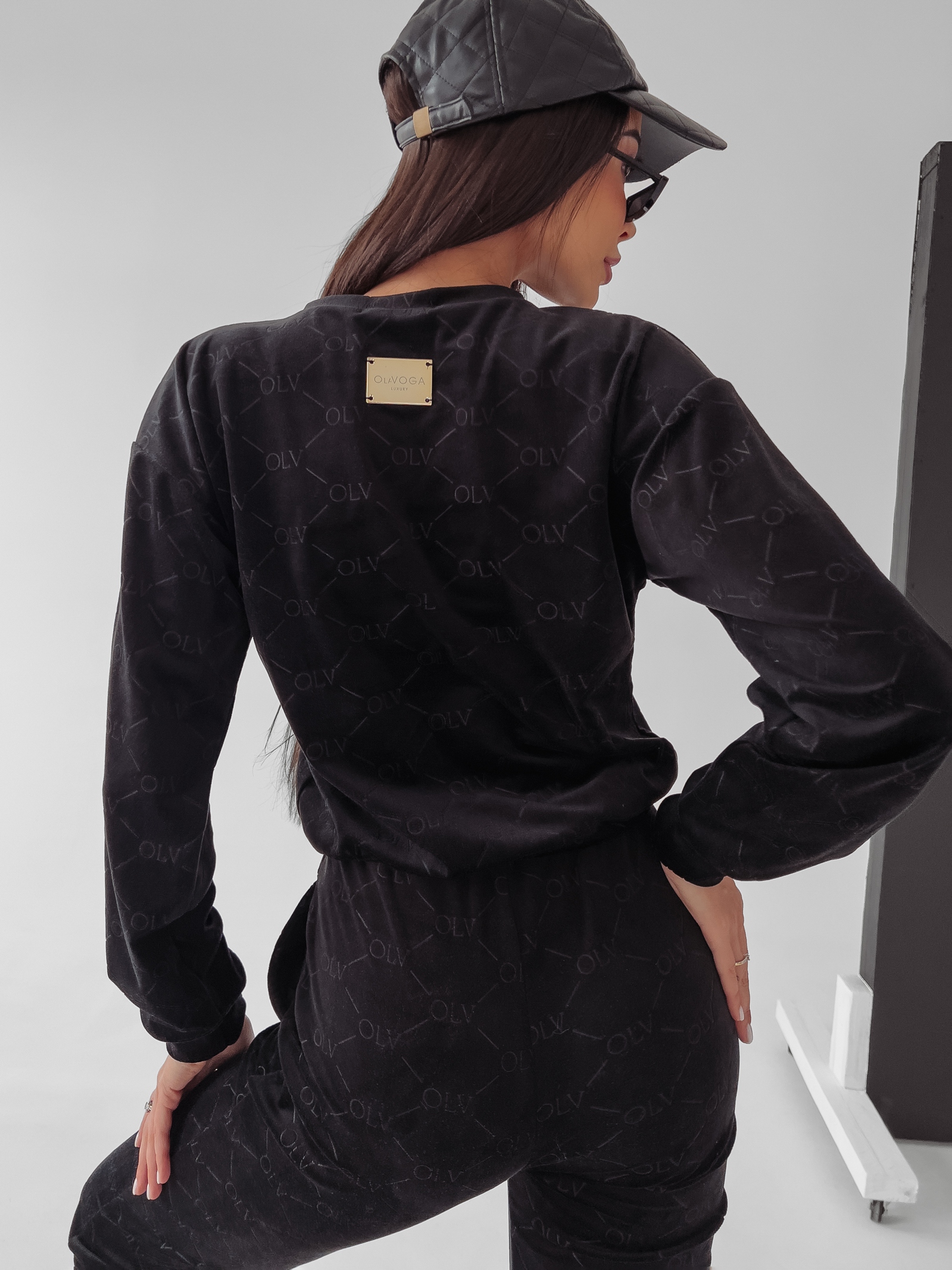 Komplet damski logowany Lilly Ola Voga czarny Komplet damski logowany Lilly Ola Voga czarny