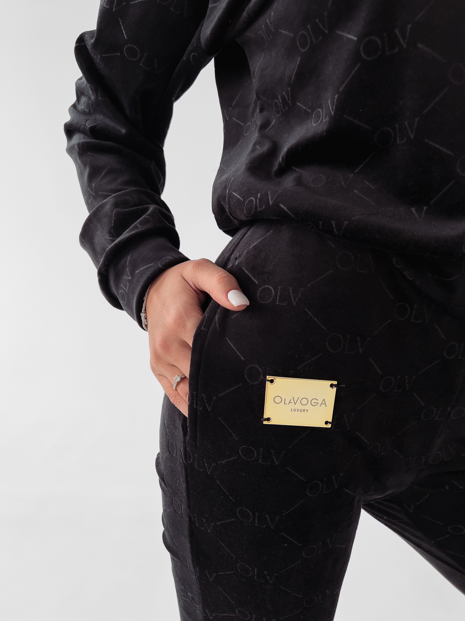 Komplet damski logowany Lilly Ola Voga czarny Komplet damski logowany Lilly Ola Voga czarny