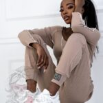 Komplet prążkowany Laki Spring cappuccino