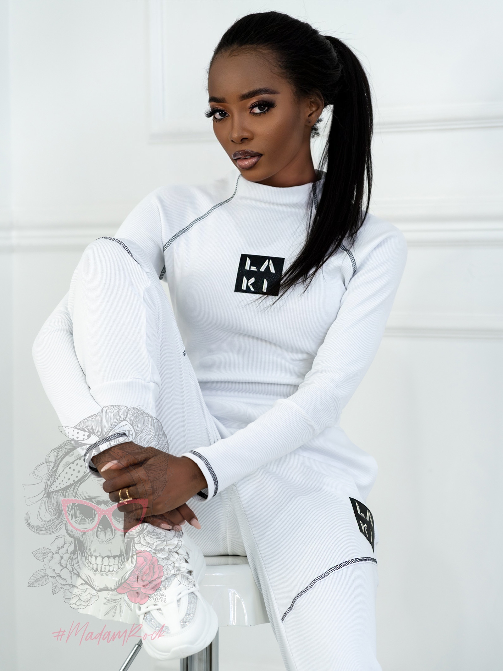 Komplet prążkowany Laki Satempli biały Komplet prążkowany Laki Satempli biały