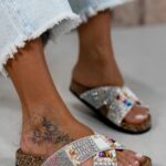 Klapki profilowane Madam Taho białe