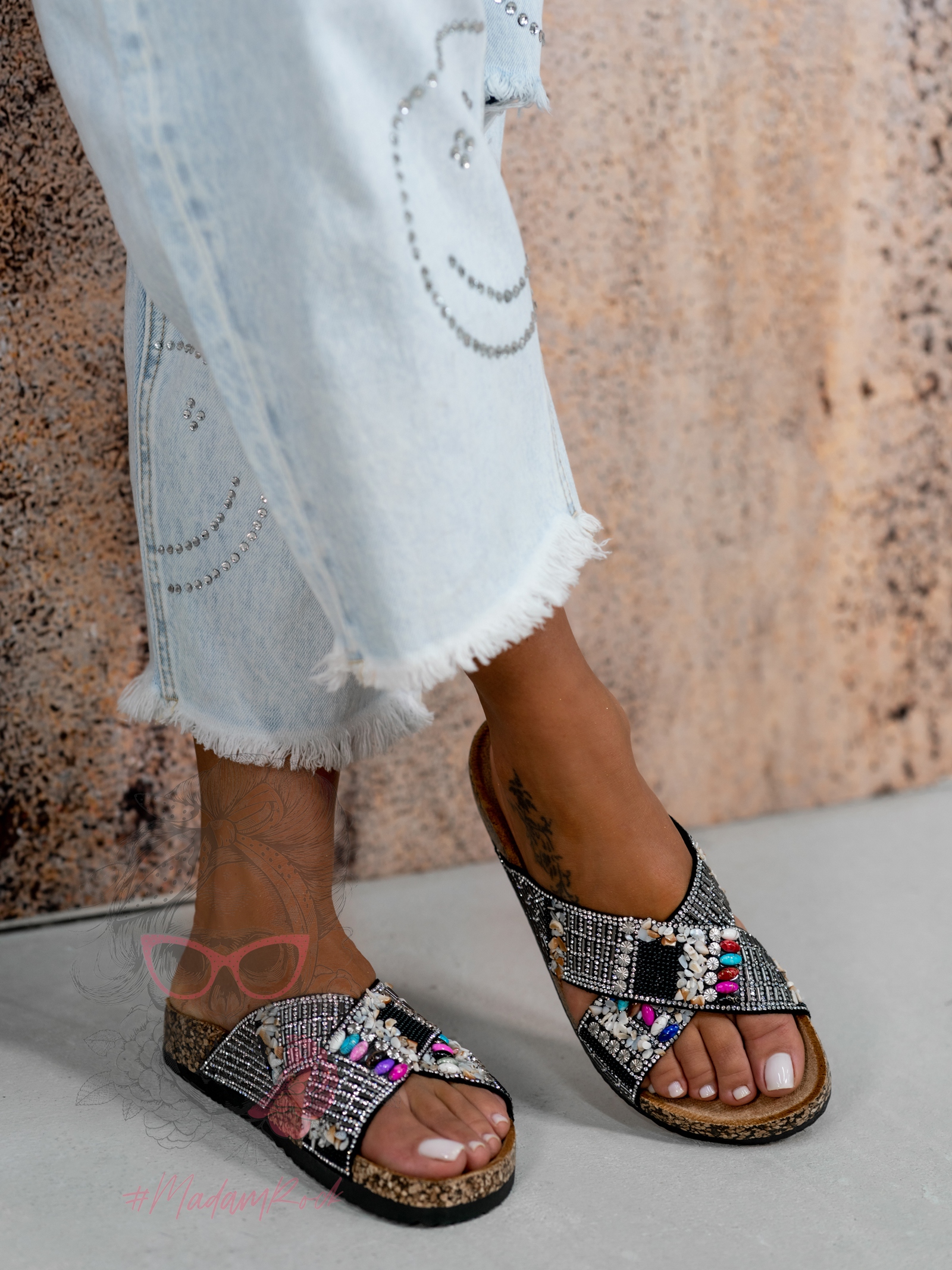 Klapki profilowane Madam Taho czarne