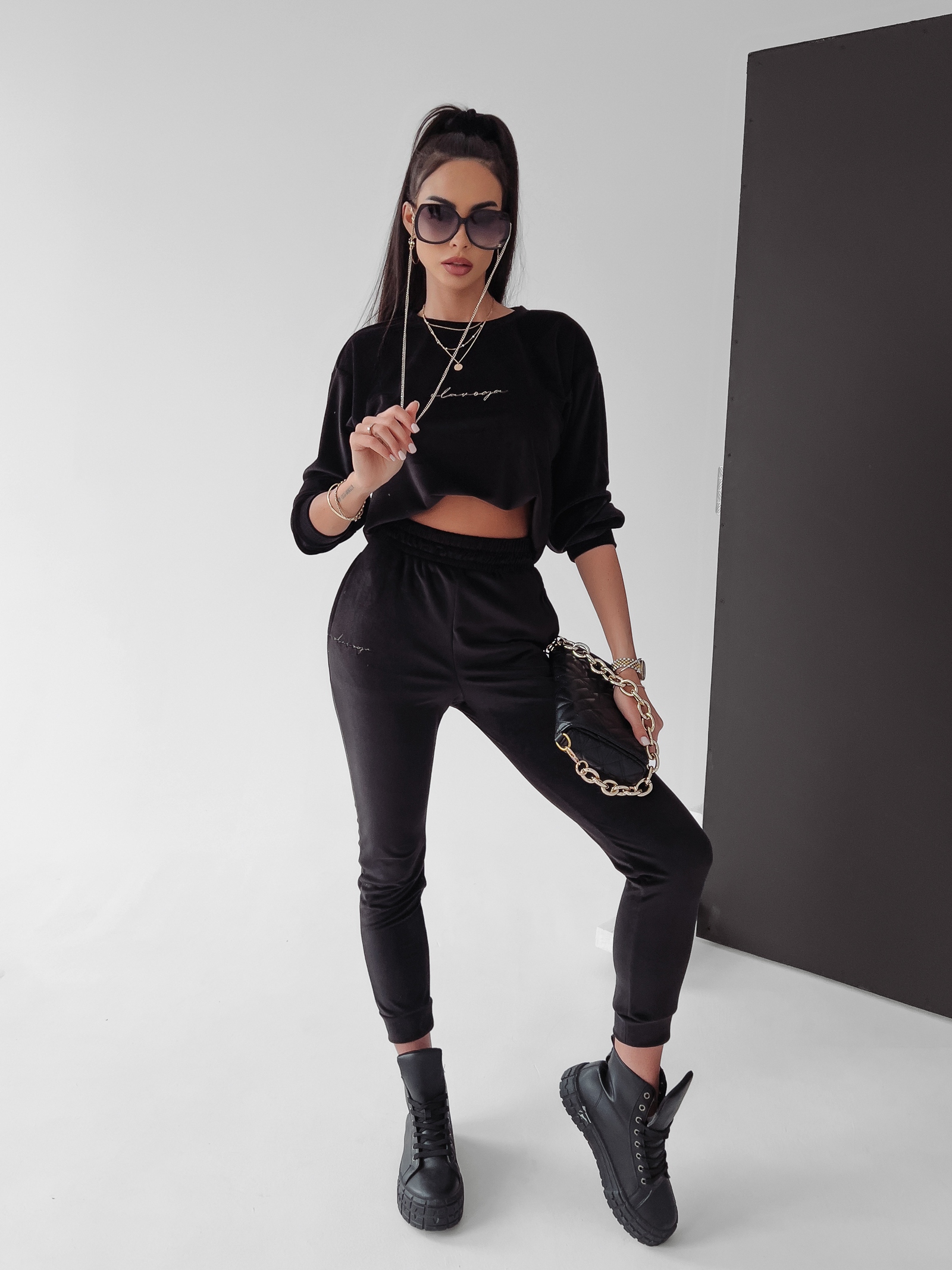 Komplet welurowy Clair Ola Voga czarny