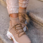 Buty sportowe skarpetki Madam Ortis beżowe