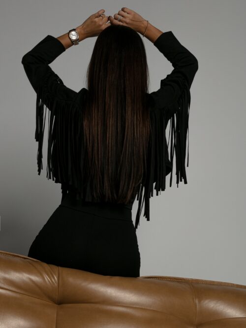 Kurtka z frędzlami Yogi zamszowa czarna