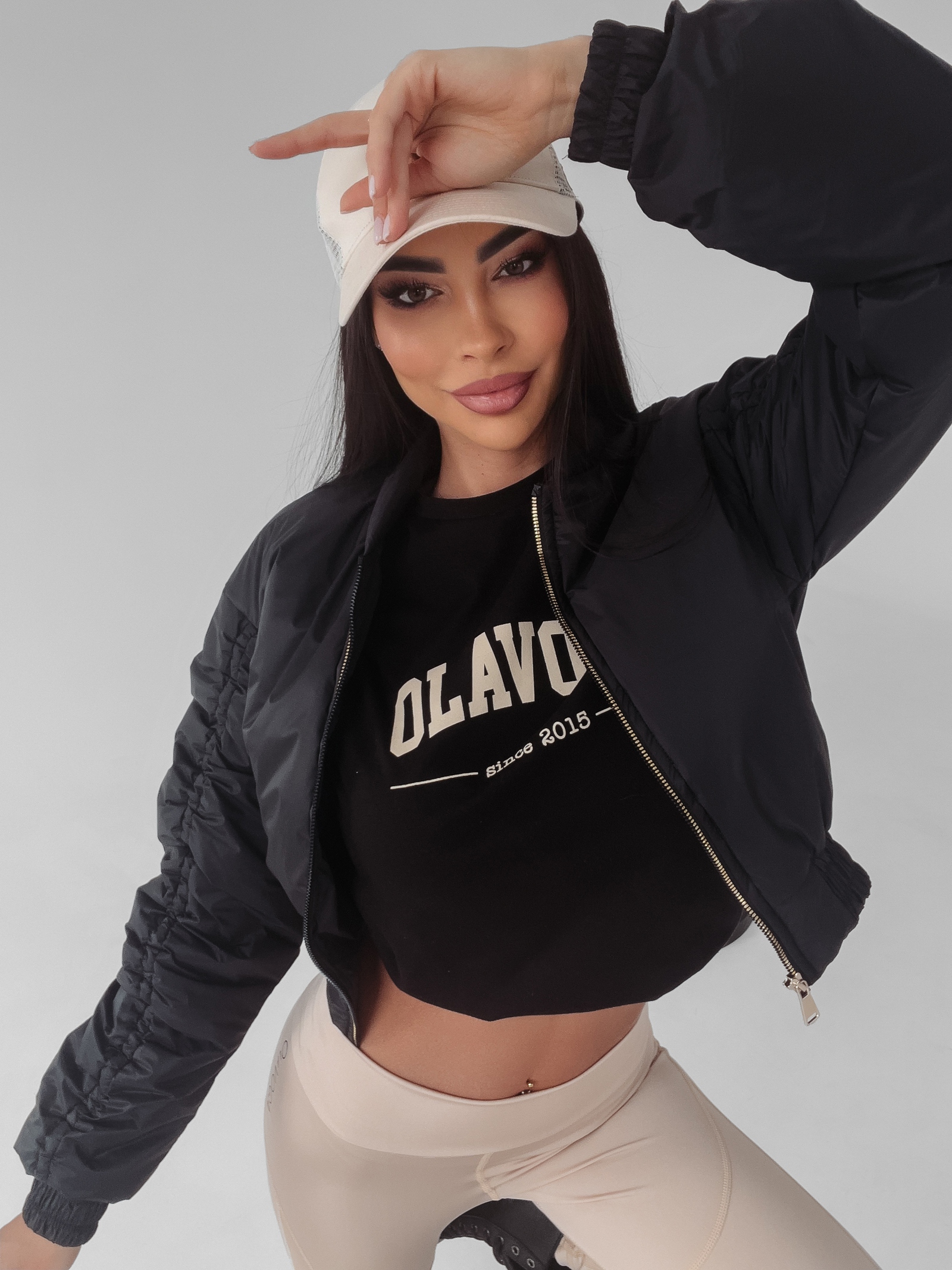 Kurtka krótka Emily Ola Voga czarna