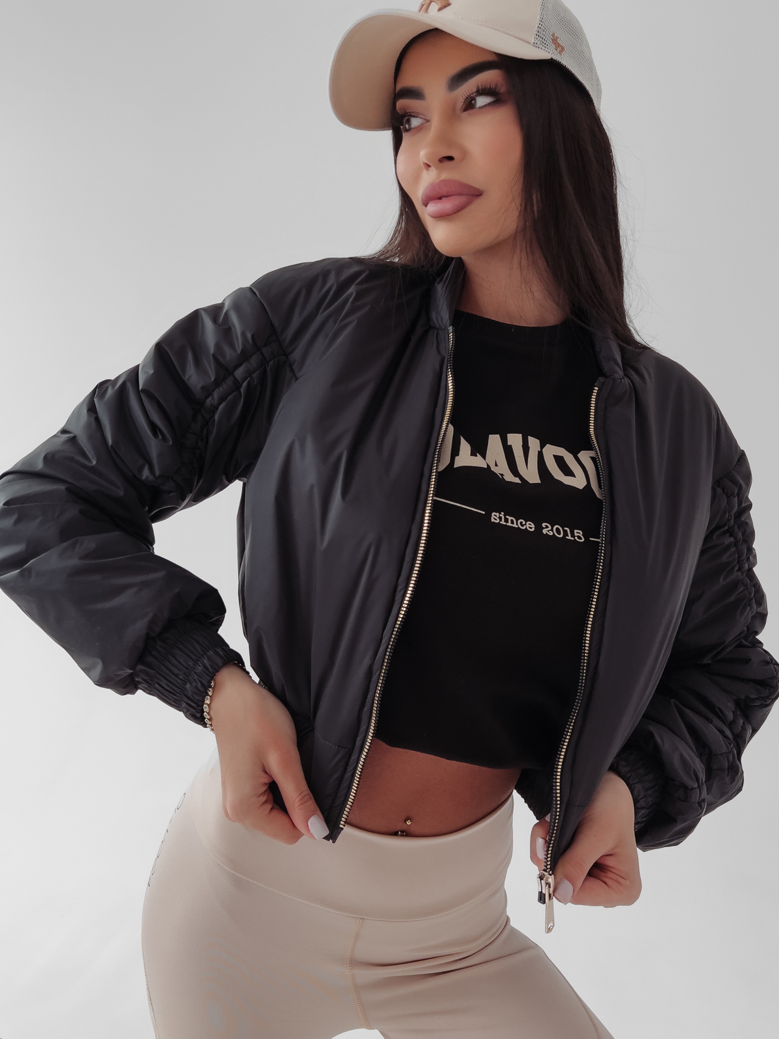 Kurtka krótka Emily Ola Voga czarna