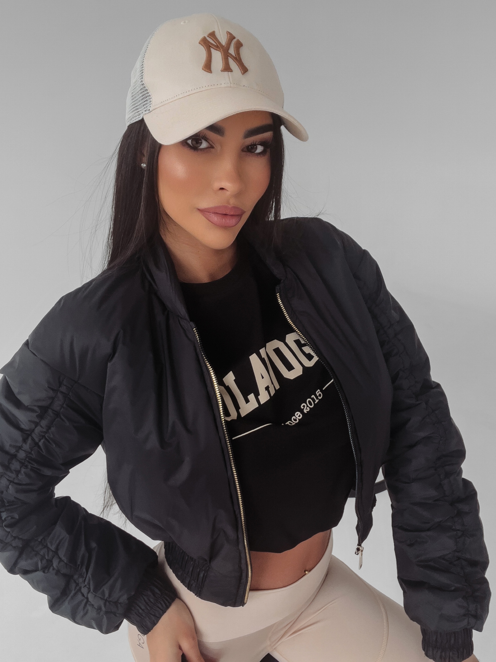 Kurtka krótka Emily Ola Voga czarna