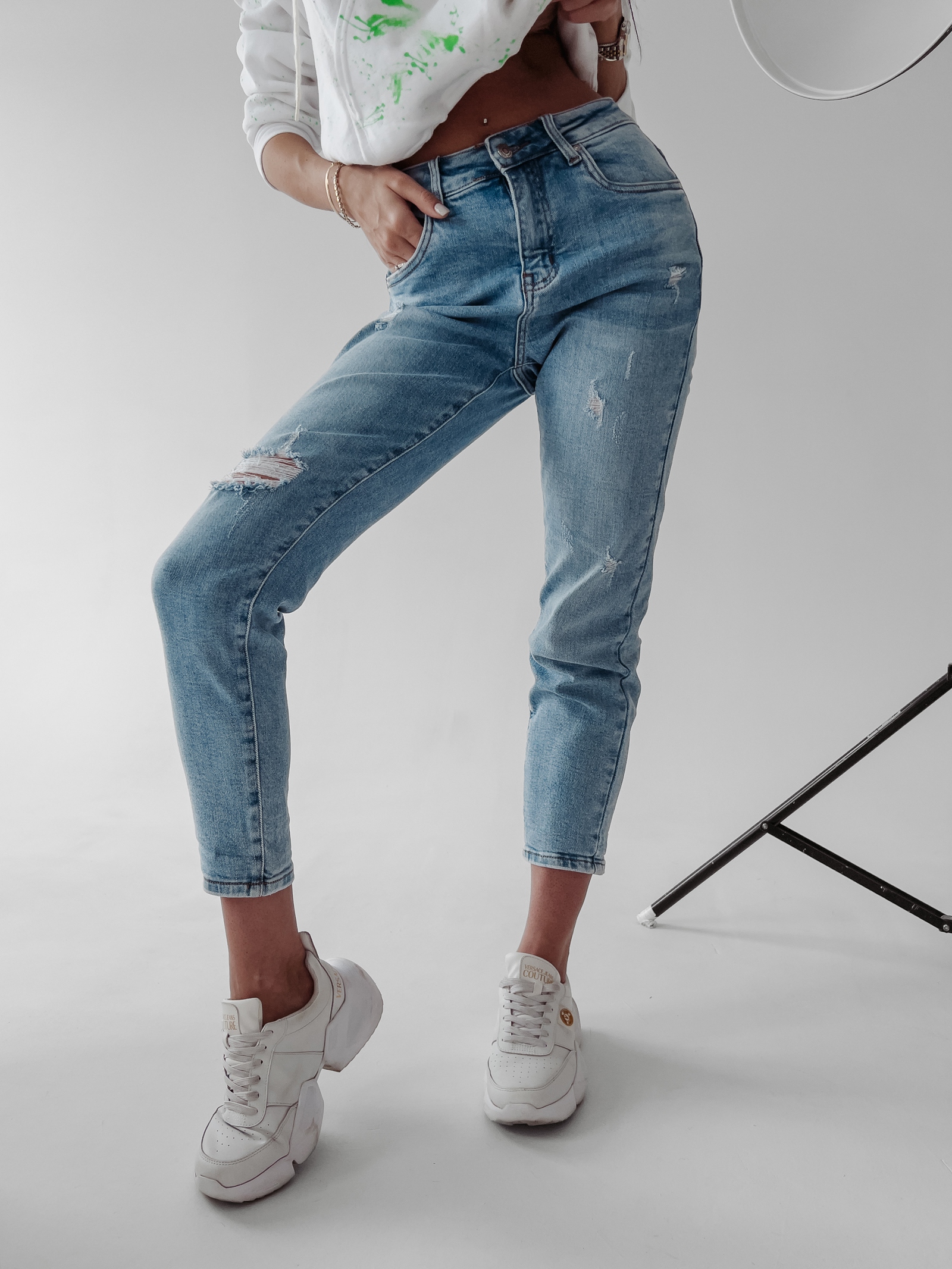 Spodnie jeansowe z przetarciami Ambre Ola Voga niebieskie