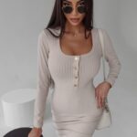 Sukienka dzianinowa prążkowana Marie Ola Voga beżowa