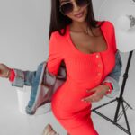 Sukienka dzianinowa prążkowana Marie Ola Voga neonowy róż